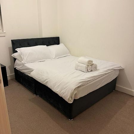Spacious 2 Bedrooms Apartment In Stratford ลอนดอน ภายนอก รูปภาพ