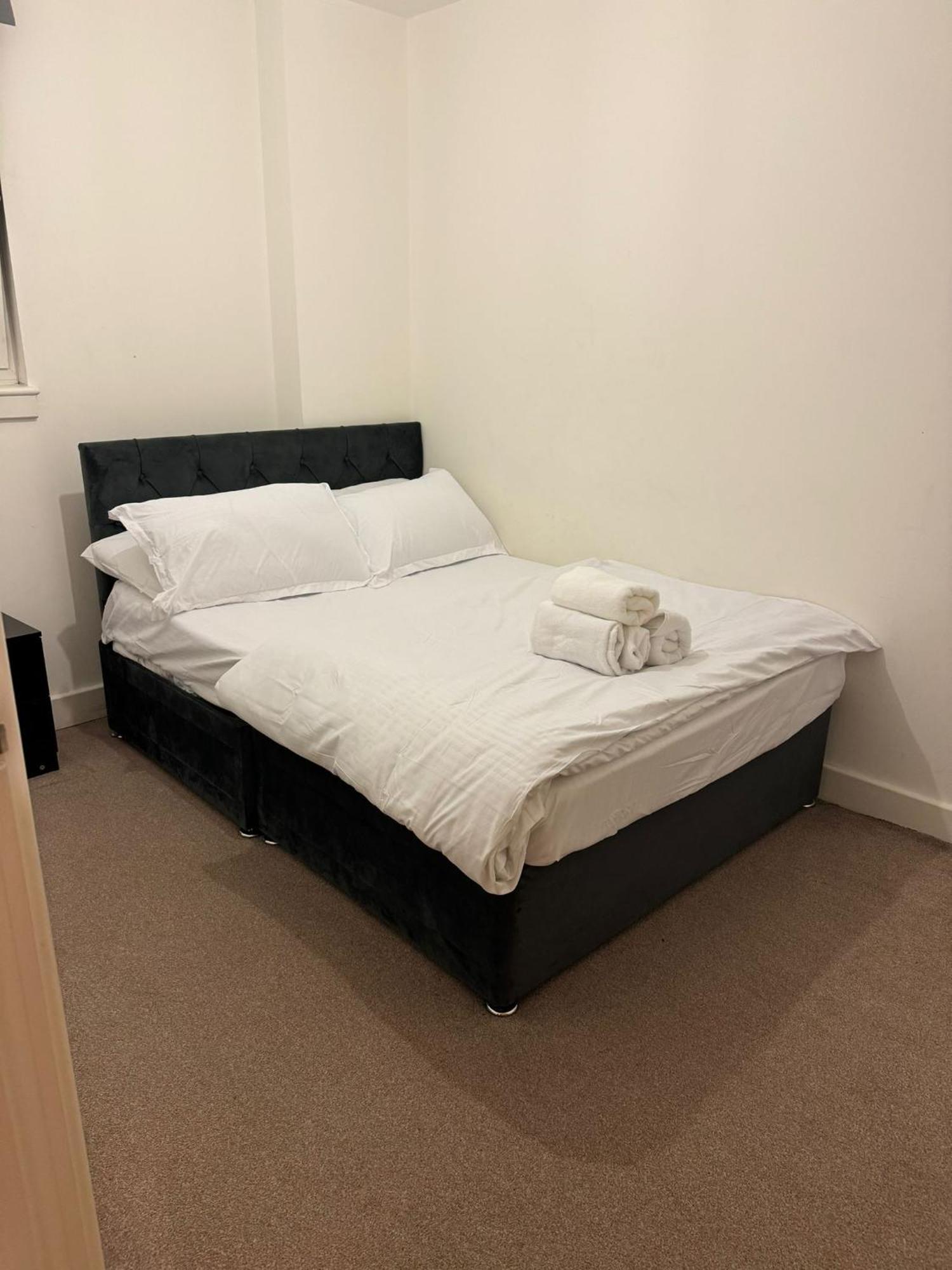 Spacious 2 Bedrooms Apartment In Stratford ลอนดอน ภายนอก รูปภาพ